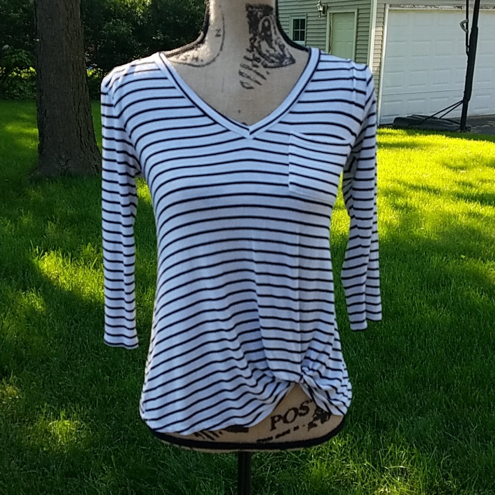 Tee - Picture 1 of 5